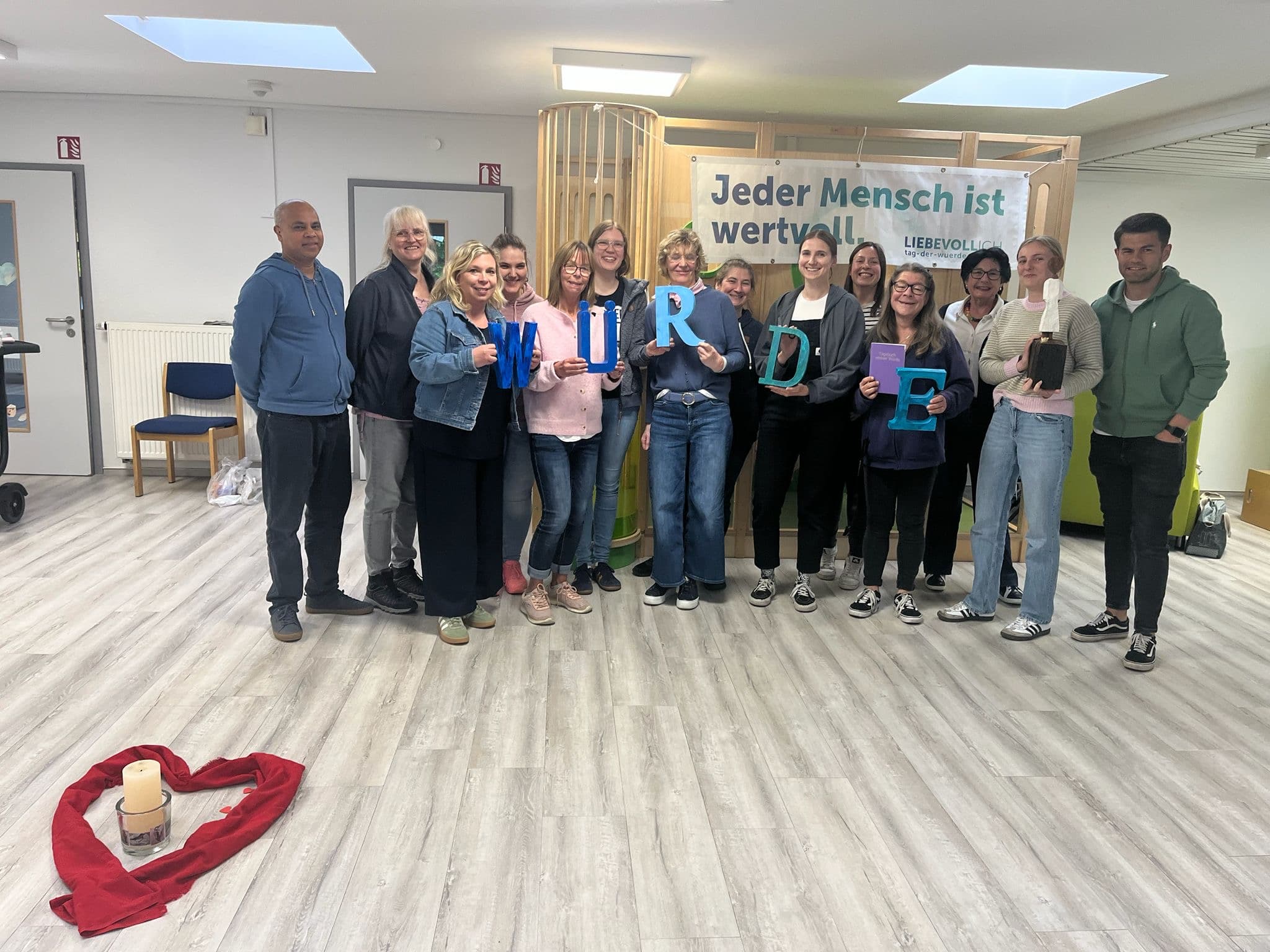 Gruppenbild der Würdebotschafter-Ausbildung für Pädagogen